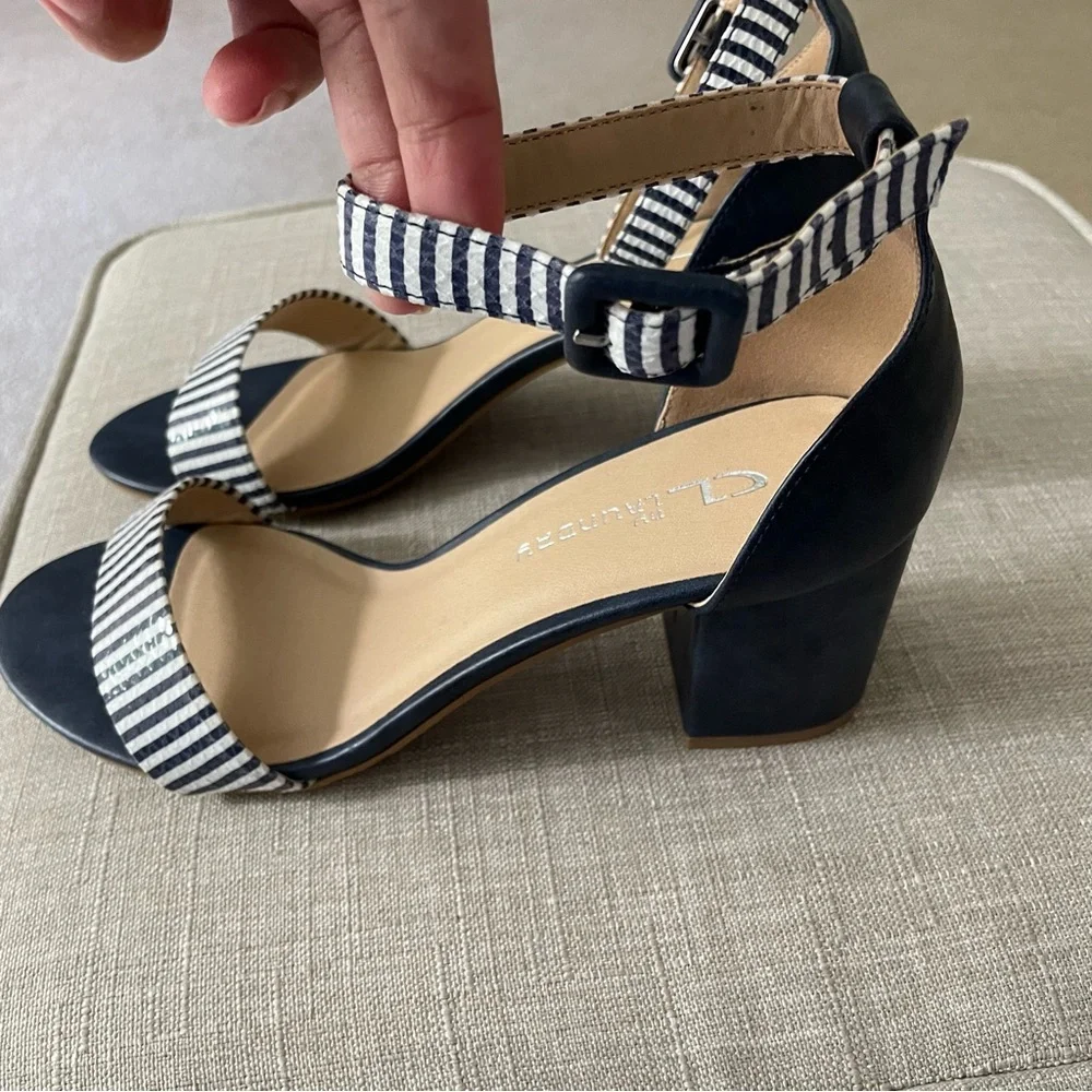 CL by Laundry Blue and white Heels Elegant Design 8.5 - Picture 5 of 8